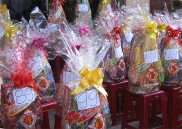 Giỏ quà tết giá mềm: "Tinh thần là chính" - 1