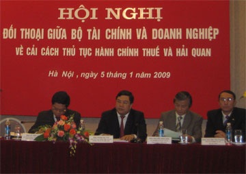 Nhiều thủ tục thuế vẫn “hành” doanh nghiệp  - 1