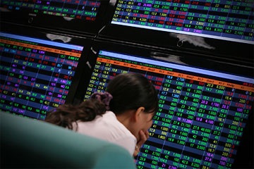 Vn-Index đã thiết lập đáy mới - 1 Vn-Index đã thiết lập đáy mới - 1