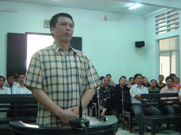 Nguyễn Đức Chi tiếp tục hầu tòa - 1 Nguyễn Đức Chi tiếp tục hầu tòa - 1