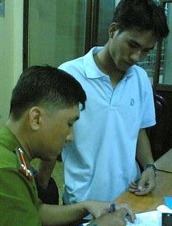 Giả cảnh sát hình sự “tống tiền” đối tượng đua xe - 1