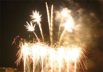 Choáng ngợp màn trình diễn pháo hoa đoạt quán quân - 4