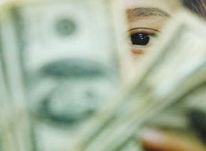 Lãi suất huy động USD có chiều hướng giảm - 1