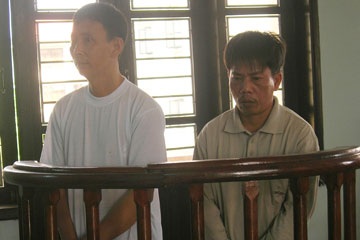 Mua bán “cái chết trắng”, lĩnh 25 năm tù - 1 Mua bán “cái chết trắng”, lĩnh 25 năm tù - 1