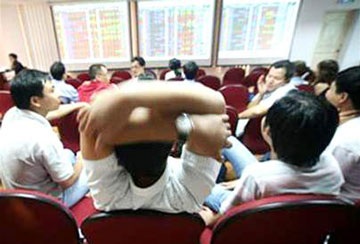 Hai sàn giảm nhẹ, thanh khoản được duy trì - 1