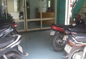 Giả danh cán bộ môi trường, vào công ty lừa lấy xe máy - 1 Giả danh cán bộ môi trường, vào công ty lừa lấy xe máy - 1