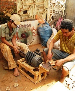Bức tranh gáo dừa ca ngợi Đại tướng Võ Nguyên Giáp - 1 Bức tranh gáo dừa ca ngợi Đại tướng Võ Nguyên Giáp - 1