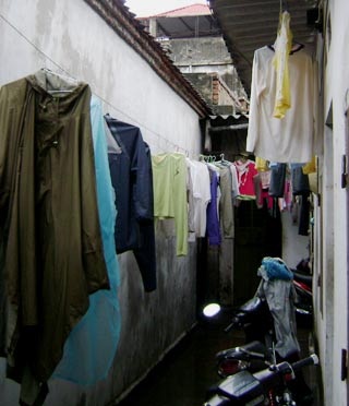 Sinh viên khóc cười mùa nước ngập - 4 Sinh viên khóc cười mùa nước ngập - 4