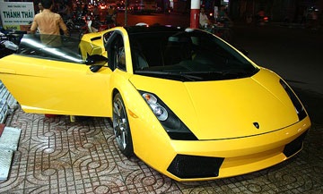 Sài Gòn: đỉnh điểm của “bão” siêu xe! - 8 Sài Gòn: đỉnh điểm của “bão” siêu xe! - 8