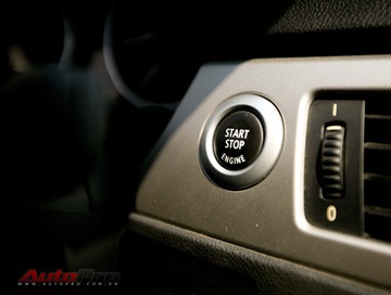 BMW 320i: “Vé vớt” vào xe hạng sang! - 6