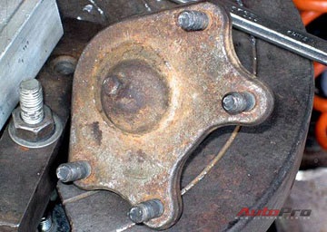 Xem chiếc xe mơ ước của người Hà Thành mùa lụt! - 4