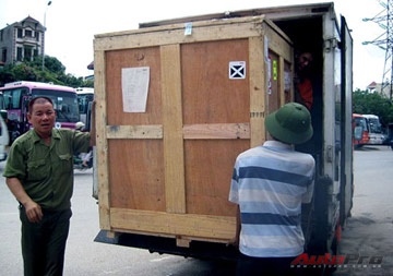 Xem chiếc xe mơ ước của người Hà Thành mùa lụt! - 18