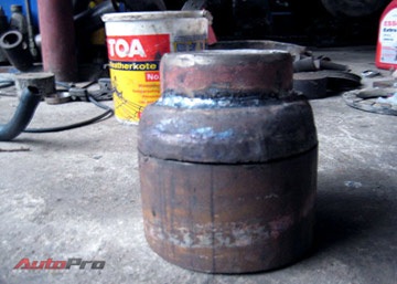 Xem chiếc xe mơ ước của người Hà Thành mùa lụt! - 9