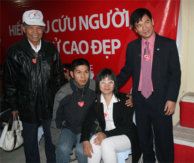 Một gia đình có “truyền thống” hiến máu - 2