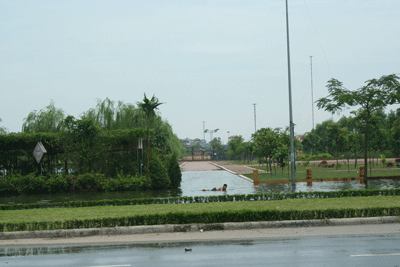 Khu biệt thự Văn Quán chìm trong nước - 2 Khu biệt thự Văn Quán chìm trong nước - 2