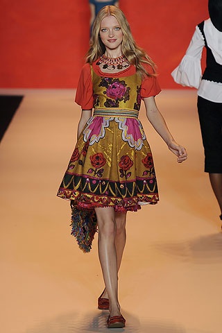 BST bay bổng của Anna Sui - 26