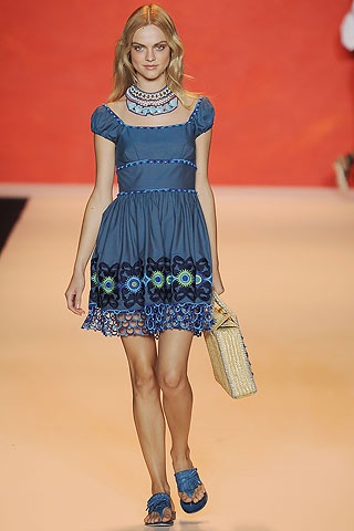 BST bay bổng của Anna Sui - 25