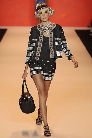 BST bay bổng của Anna Sui - 35