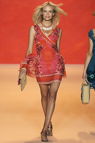 BST bay bổng của Anna Sui - 24