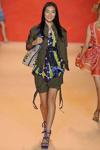 BST bay bổng của Anna Sui - 36