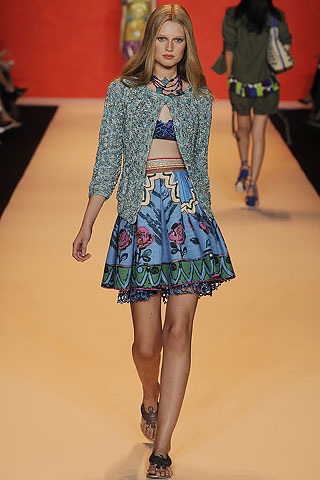 BST bay bổng của Anna Sui - 22