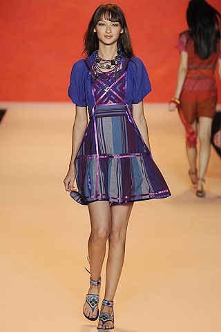 BST bay bổng của Anna Sui - 21