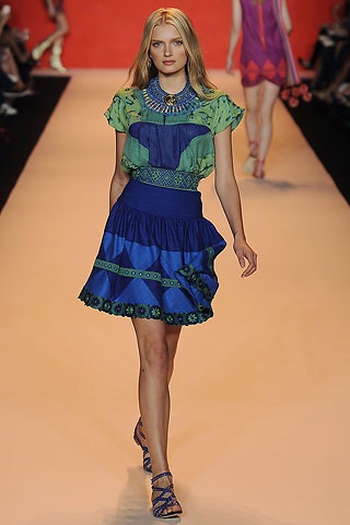 BST bay bổng của Anna Sui - 17