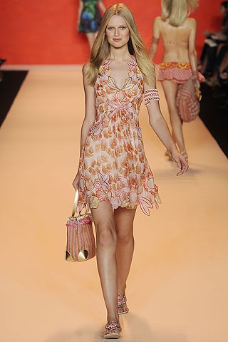 BST bay bổng của Anna Sui - 18