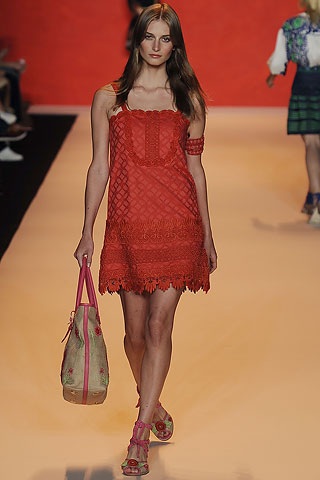 BST bay bổng của Anna Sui - 32