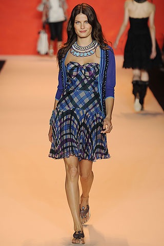 BST bay bổng của Anna Sui - 29