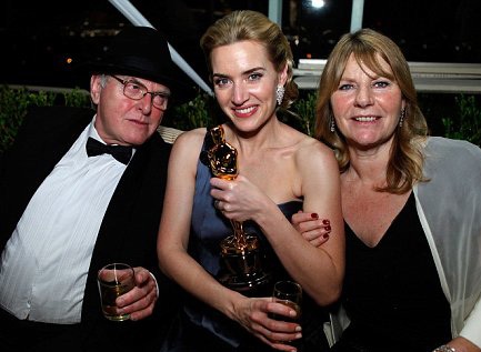 Kate Winslet thú nhận bị ám ảnh với tượng Oscar - 2 Kate Winslet thú nhận bị ám ảnh với tượng Oscar - 2