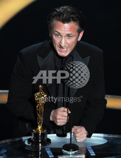 Kate Winslet, Sean Penn, Penelope Cruz, Heath Ledger giành giải Oscar - 3