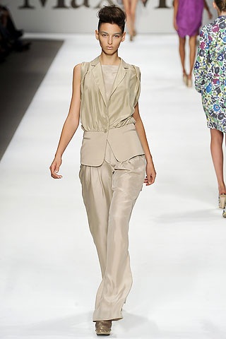 MaxMara: Thanh lịch, trẻ trung - 12