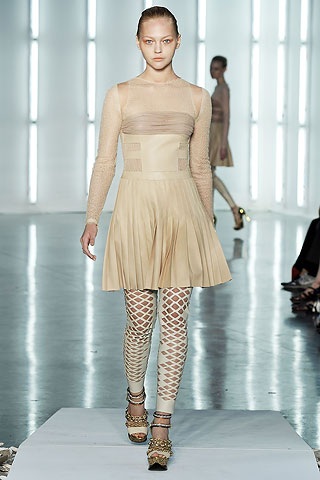 BST xuân hè 2009 của Rodarte - 25