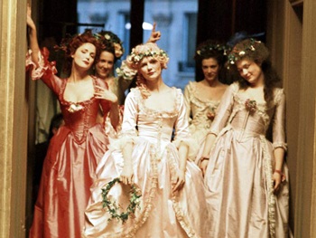 Kirsten Dunst tỏa sáng với Marie Antoinette - 4 Kirsten Dunst tỏa sáng với Marie Antoinette - 4