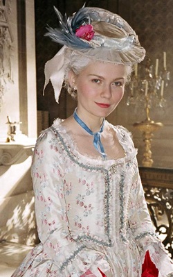 Kirsten Dunst tỏa sáng với Marie Antoinette - 2 Kirsten Dunst tỏa sáng với Marie Antoinette - 2