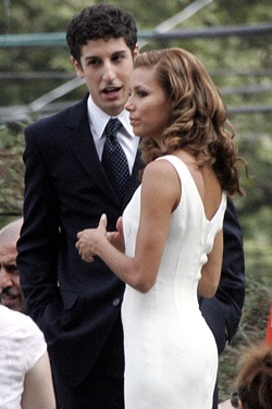 Eva Longoria ngán ngẩm vai bà nội trợ lả lơi - 1