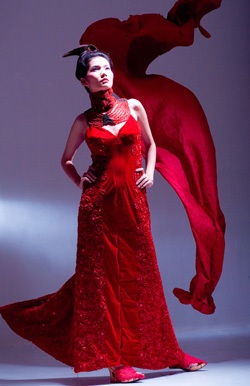 Sắc đỏ của “Khúc luân vũ mùa đông” - 10 Sắc đỏ của “Khúc luân vũ mùa đông” - 10