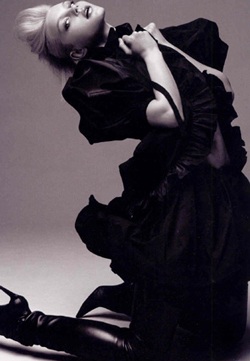 Mong manh như Jessica Stam  - 4