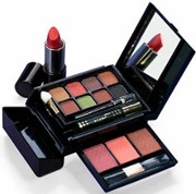 Kem nền, kem che khuyết điểm và má hồng… - 1 Kem nền, kem che khuyết điểm và má hồng… - 1