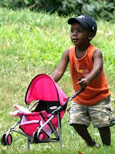 Pax Thiên - một trong 10 em bé dễ thương nhất Hollywood - 6