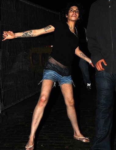 Amy Winehouse lại say xỉn - 1 Amy Winehouse lại say xỉn - 1