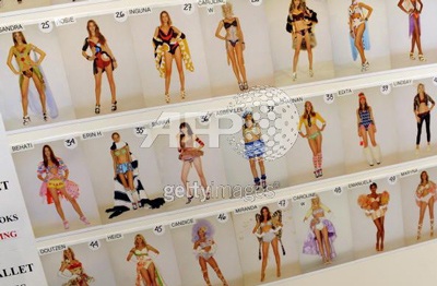 Hậu trường thú vị trong show diễn của Victoria's Secret  - 21