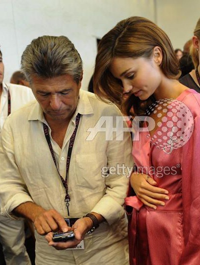 Hậu trường thú vị trong show diễn của Victoria's Secret  - 22