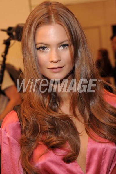 Hậu trường thú vị trong show diễn của Victoria's Secret  - 7