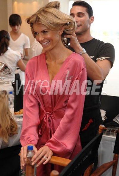 Hậu trường thú vị trong show diễn của Victoria's Secret  - 8