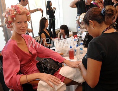 Hậu trường thú vị trong show diễn của Victoria's Secret  - 9