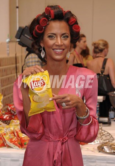 Hậu trường thú vị trong show diễn của Victoria's Secret  - 10