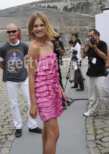 Siêu mẫu Natalia Vodianova vui chơi trên biển - 1 Siêu mẫu Natalia Vodianova vui chơi trên biển - 1