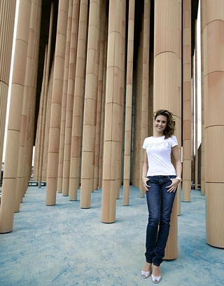 Chùm ảnh “độc” của tân Hoa hậu quốc tế - 17